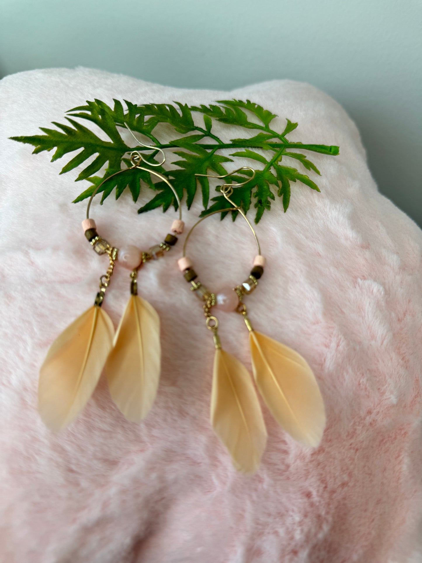 Bohemian Feather Earrings – Handmade Dangle Earrings with Natural Feathers – Lightweight Boho Jewelry – Perfect for Festivals and Everyday Wear